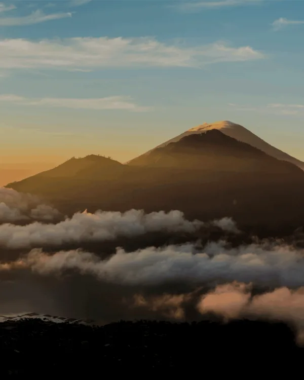 6D5N Volcano Views & East Coast Wonders